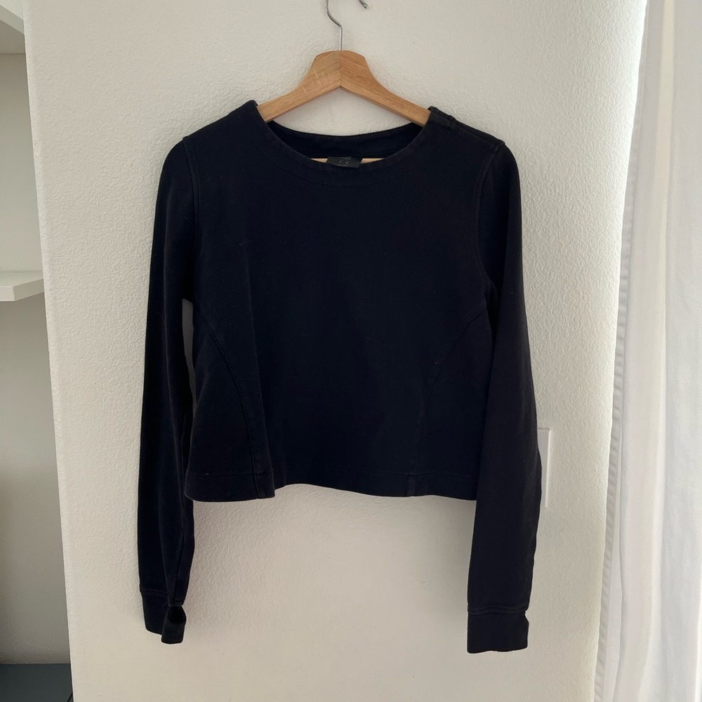 Cropped black long sleeve tee